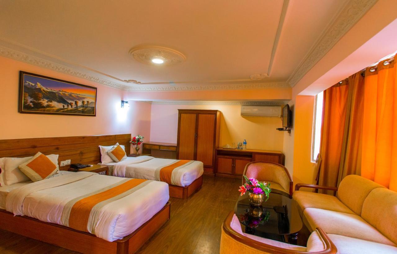 Hotel Blue Horizon Катманду Экстерьер фото