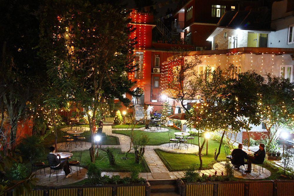 Hotel Blue Horizon Катманду Экстерьер фото