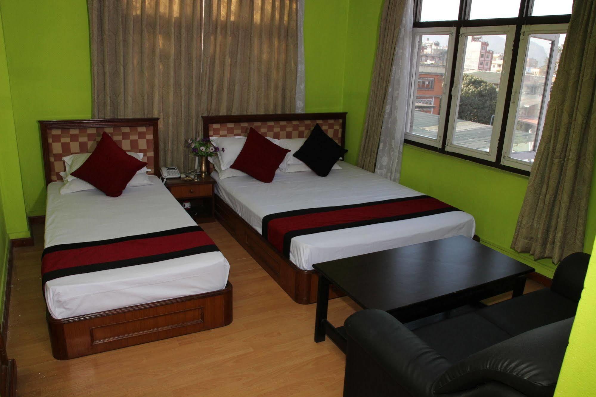 Hotel Blue Horizon Катманду Экстерьер фото