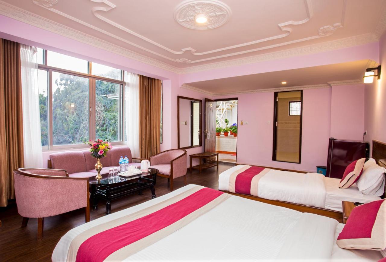 Hotel Blue Horizon Катманду Экстерьер фото