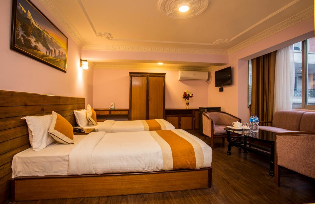 Hotel Blue Horizon Катманду Экстерьер фото